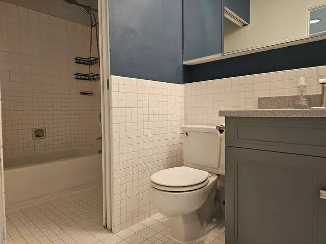 $210,000 | 40 East 9th Street, Unit 1103, Chicago, IL 60605