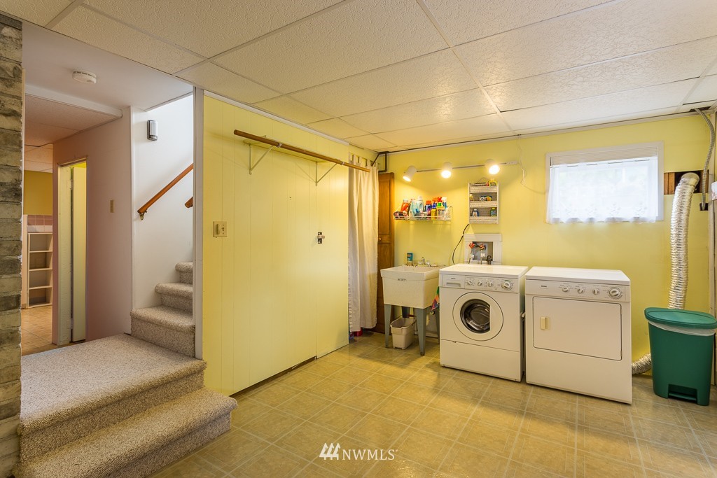 913 North 33rd Street Renton, WA 98056 - Photo 13 of 21