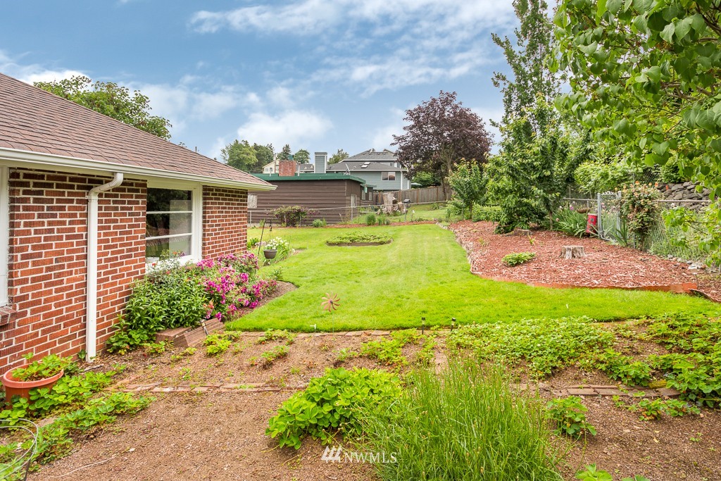 913 North 33rd Street Renton, WA 98056 - Photo 17 of 21