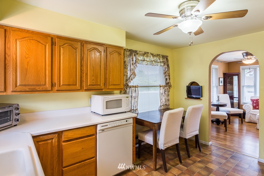 913 North 33rd Street Renton, WA 98056 - Photo 5 of 21
