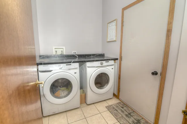 $459,000 | 908 Mocking Bird Drive, Antioch, IL 60002