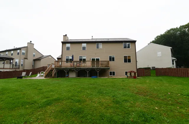 $459,000 | 908 Mocking Bird Drive, Antioch, IL 60002