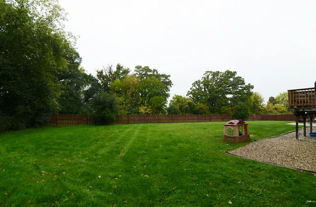 $459,000 | 908 Mocking Bird Drive, Antioch, IL 60002