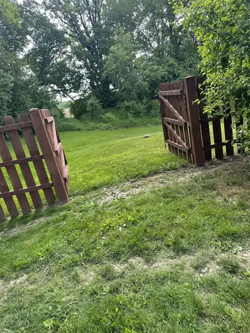 $459,000 | 908 Mocking Bird Drive, Antioch, IL 60002