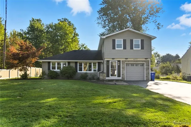 $369,900 | 6075 Long Street, Clarence, NY 14032