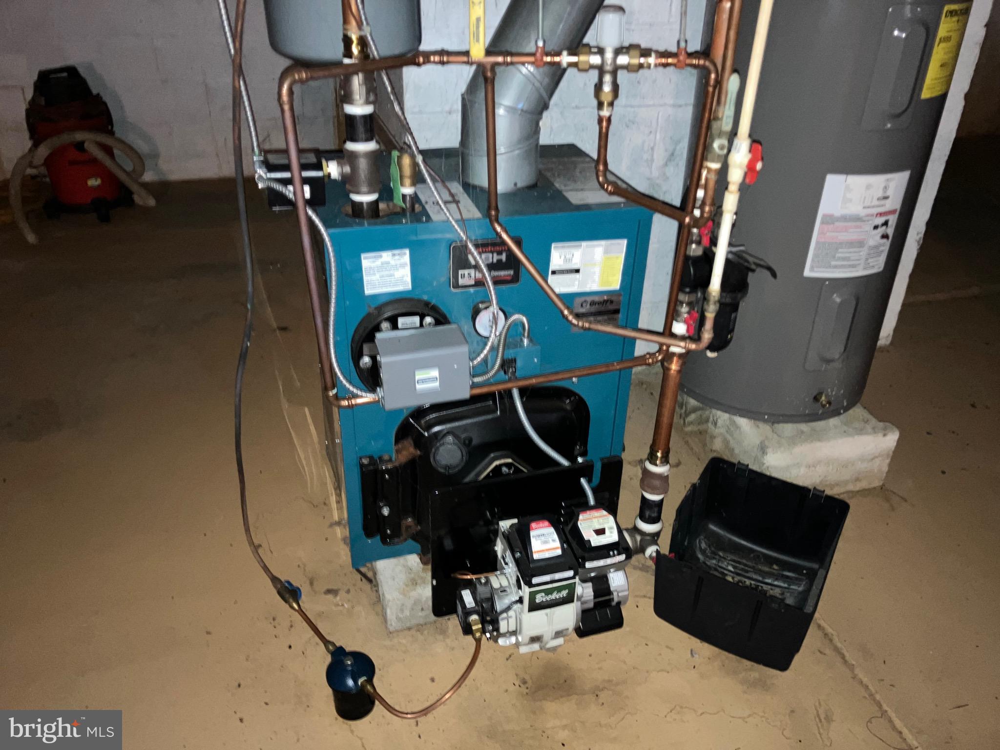 725 Marticville Road Pequea, PA 17565 - Photo 27 of 27 a room with gym equipment