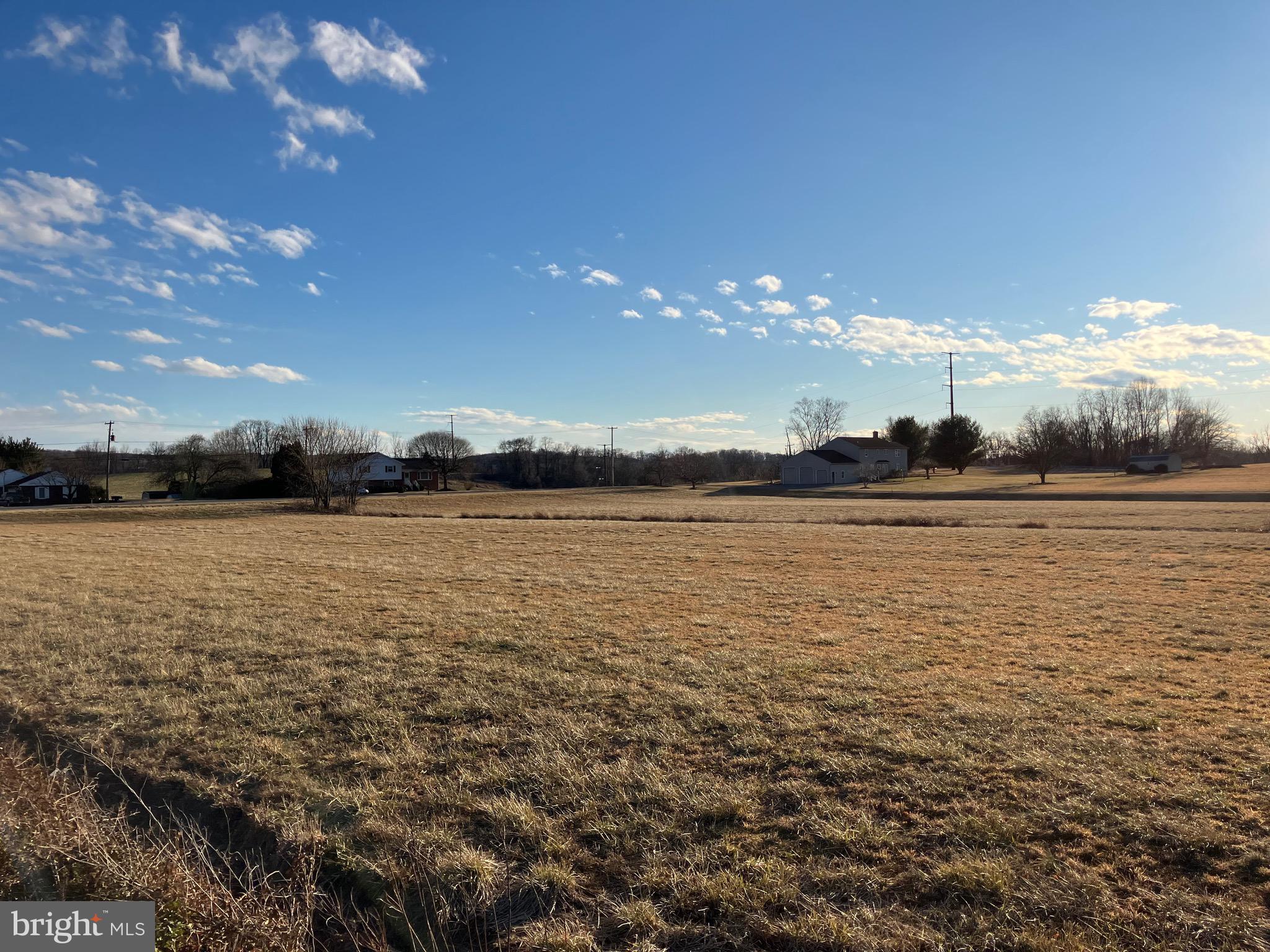 725 Marticville Road Pequea, PA 17565 - Photo 7 of 27 a view of an ocean