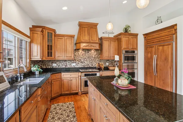 $560,000 | 9215 Friar Way, Frankfort, IL 60423