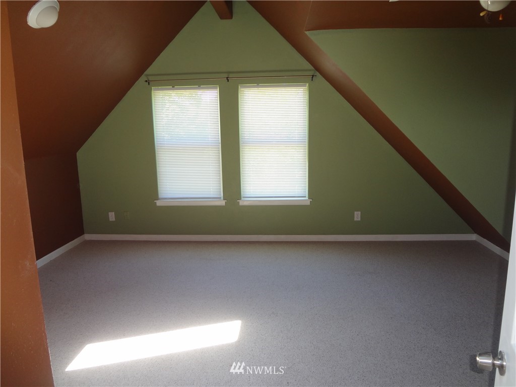 12224 Banner Road Southeast Olalla, WA 98359 - Photo 14 of 22 Gallery Image 14