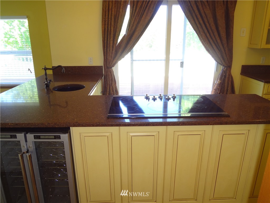 12224 Banner Road Southeast Olalla, WA 98359 - Photo 4 of 22 Gallery Image 4