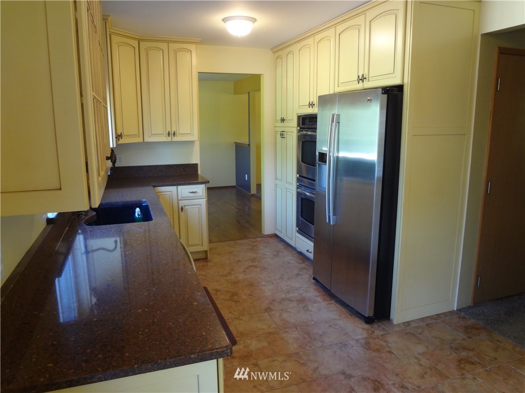 12224 Banner Road Southeast Olalla, WA 98359 - Photo 5 of 22 Gallery Image 5