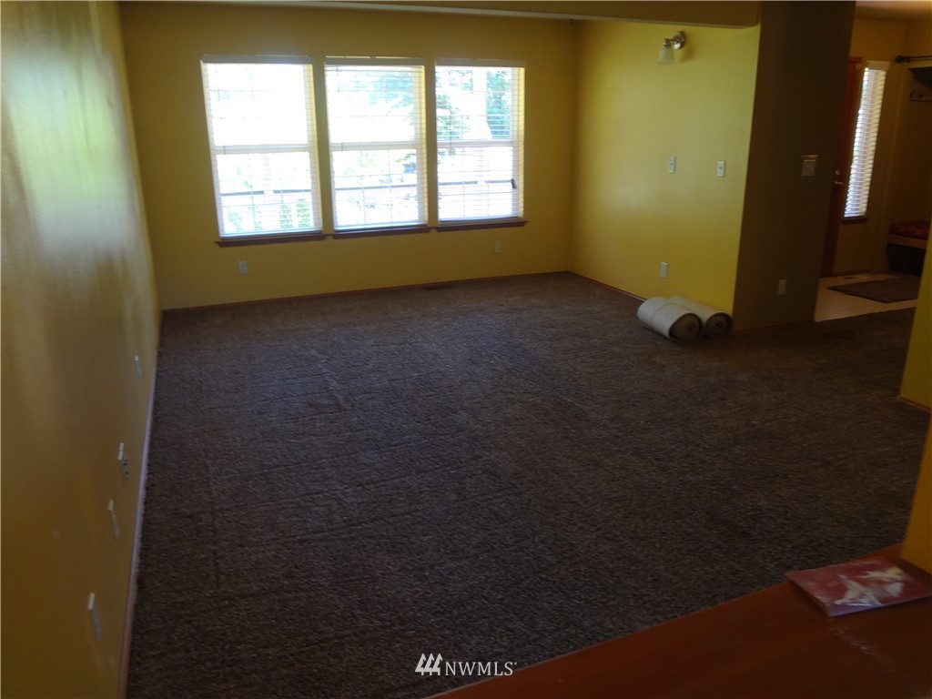 12224 Banner Road Southeast Olalla, WA 98359 - Photo 7 of 22 Gallery Image 7