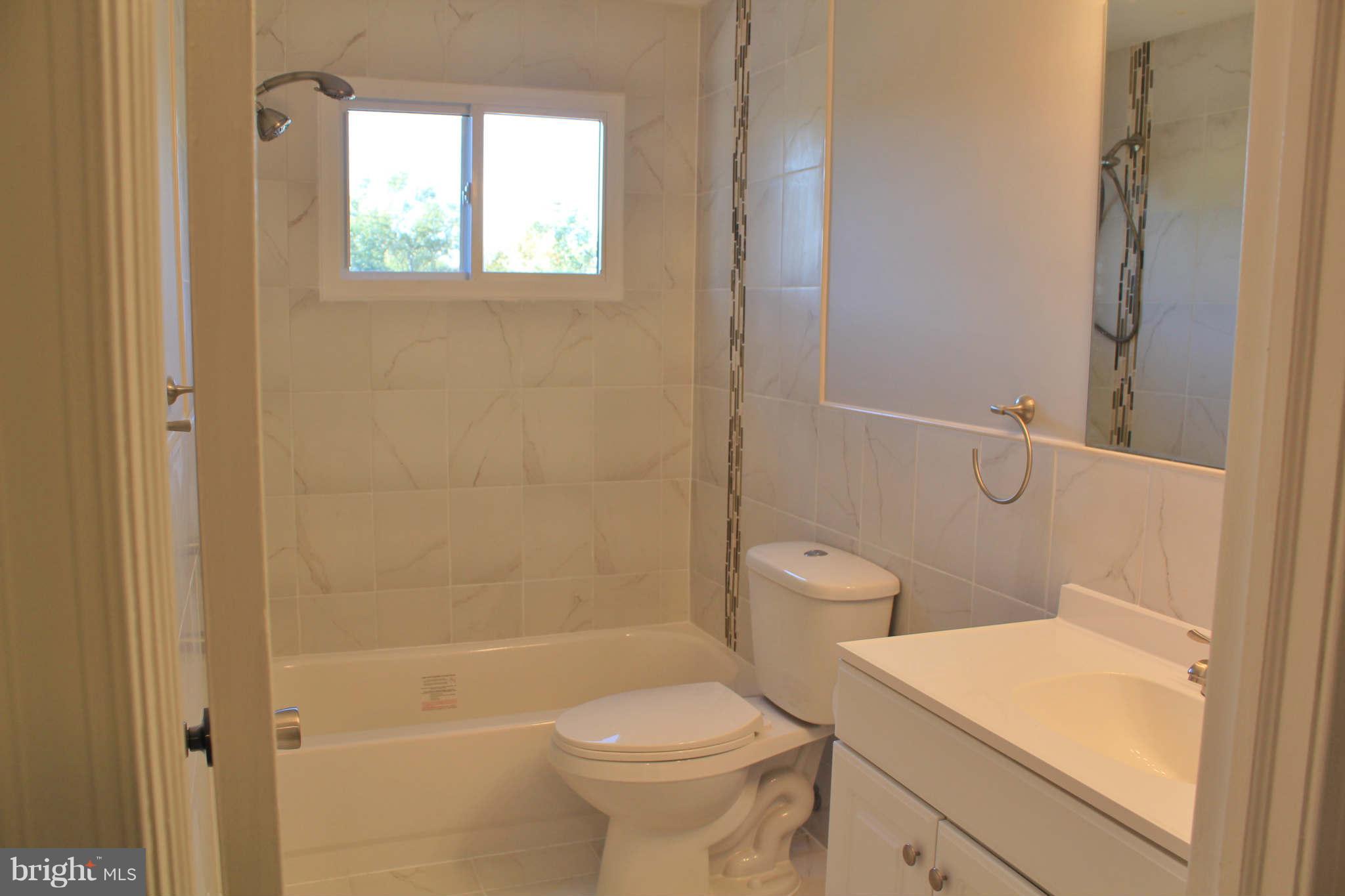1428 Barrett Road Baltimore, MD 21207 - Photo 11 of 17 Bath