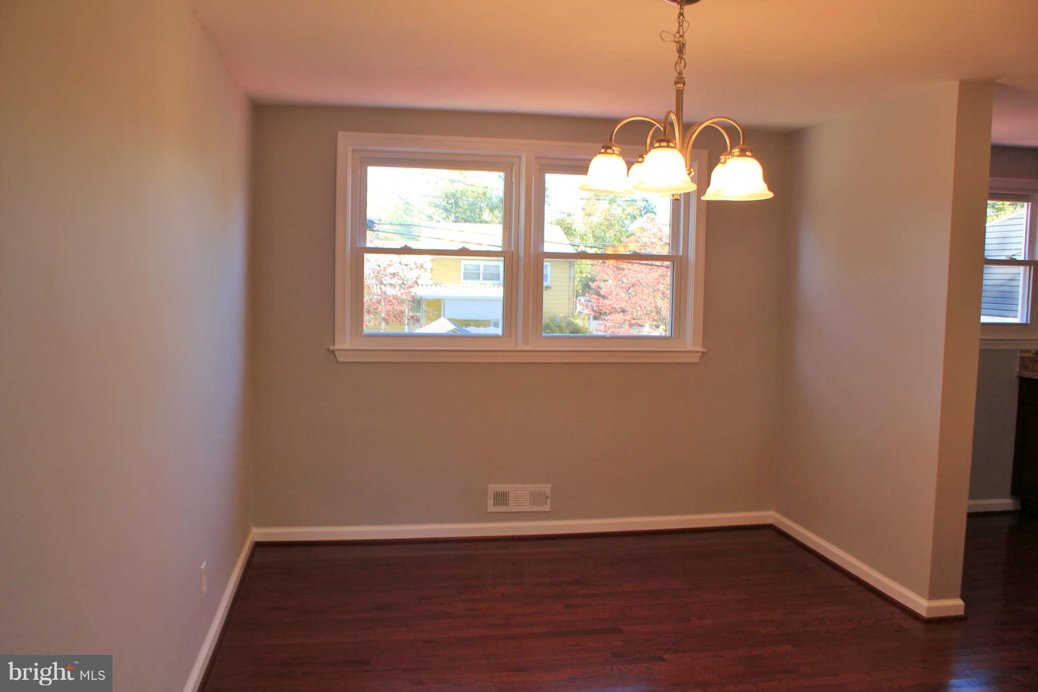 1428 Barrett Road Baltimore, MD 21207 - Photo 6 of 17 Dining Room