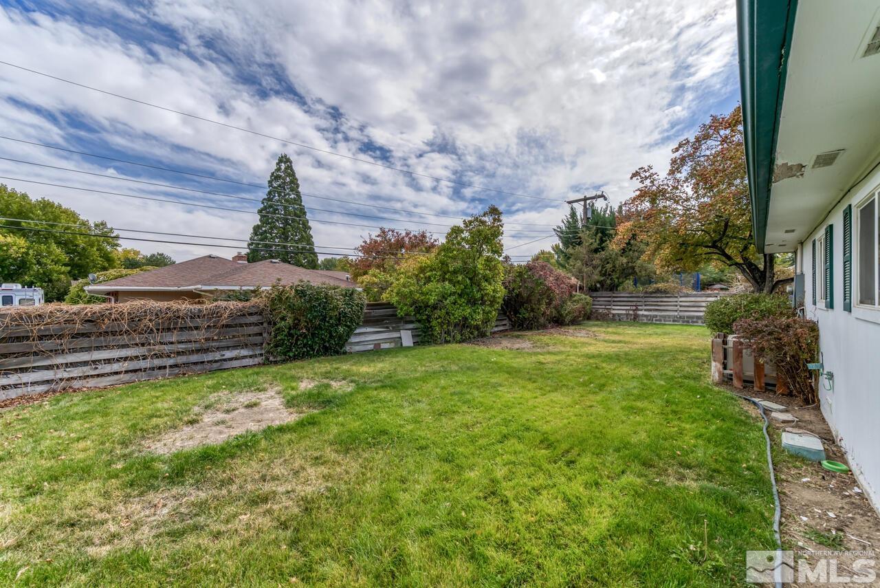 1950 Wren Street Reno, NV 89509 - Photo 22 of 24 a view of a garden
