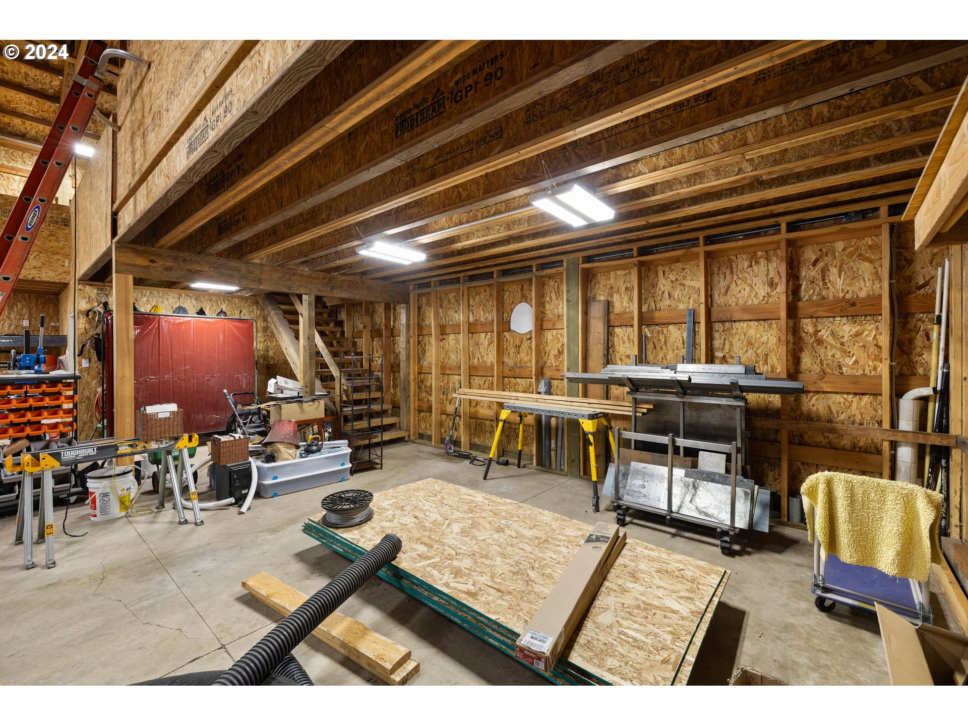 31385 Southeast Lawrence Road Estacada, OR 97023 - Photo 34 of 45 Gallery Image 34