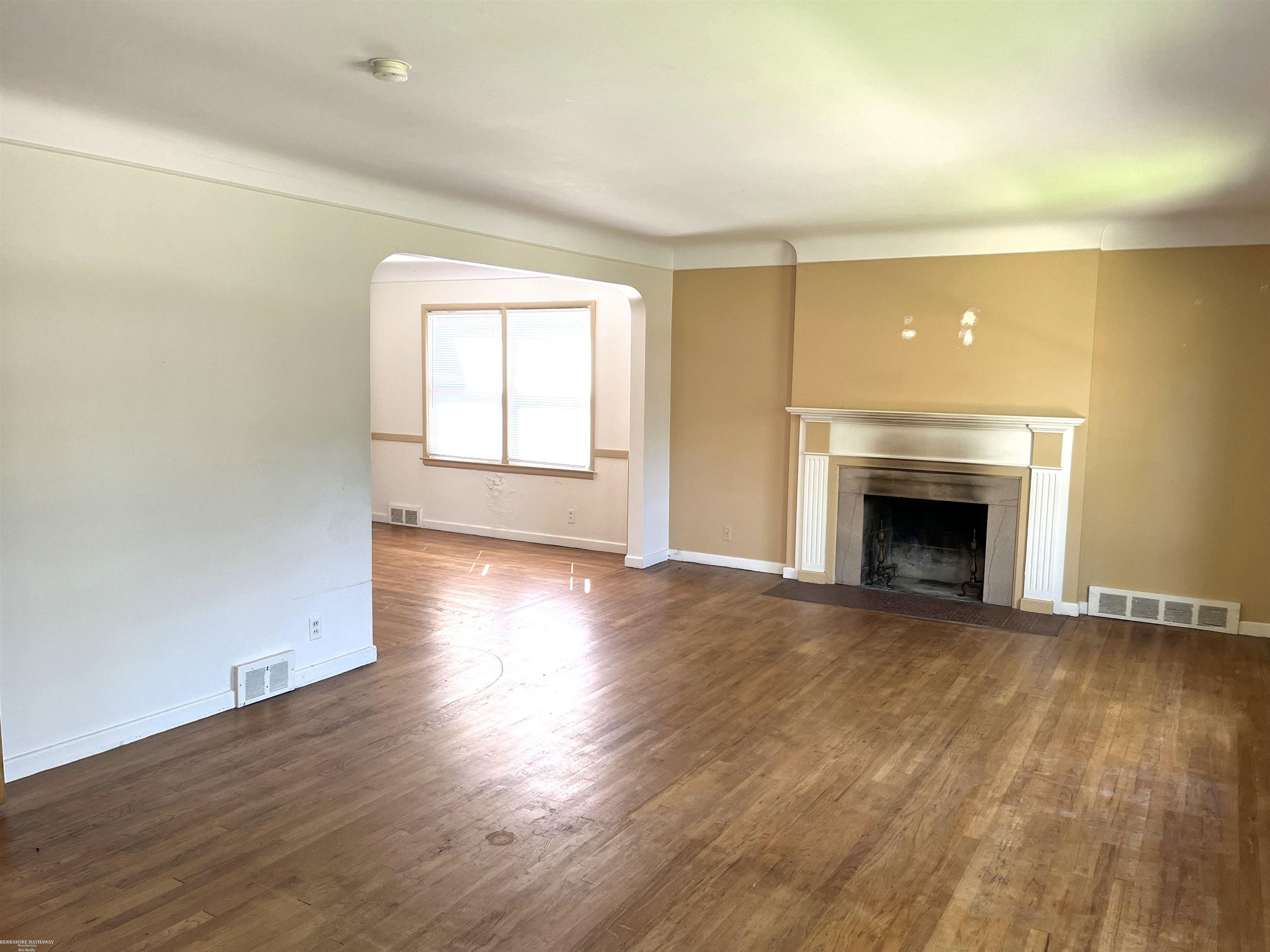 772 Harcourt Road Grosse Pointe, MI 48230 - Photo 5 of 27 Upper FP