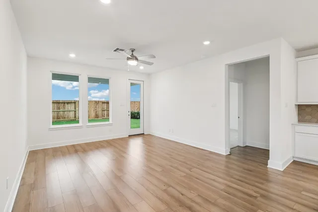 $299,990 | 21514 Berry Crst Lane, Waller, TX 77484