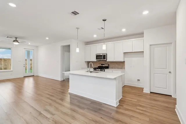 $299,990 | 21514 Berry Crst Lane, Waller, TX 77484