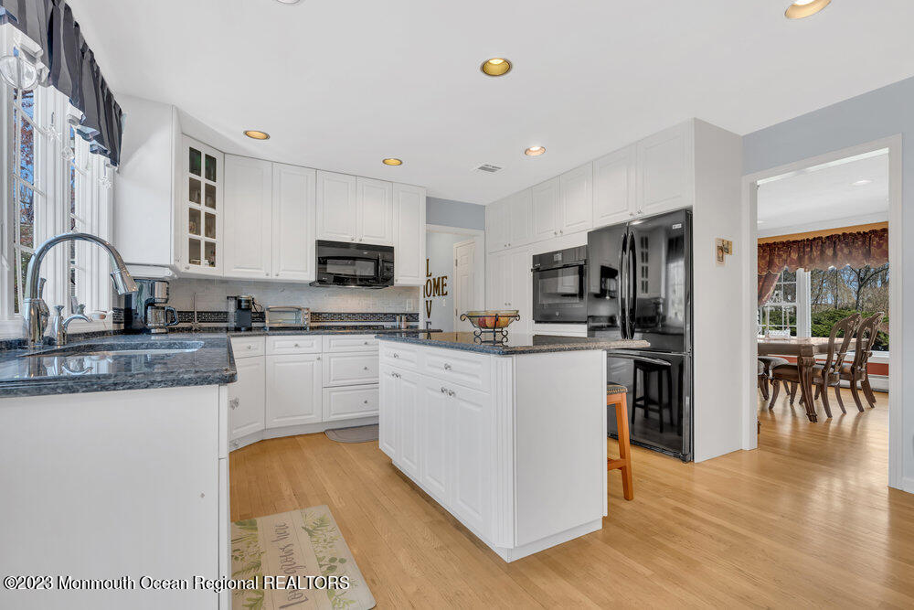 3 Ruth Court Morganville, NJ 07751 - Photo 12 of 47 026__dsc2442