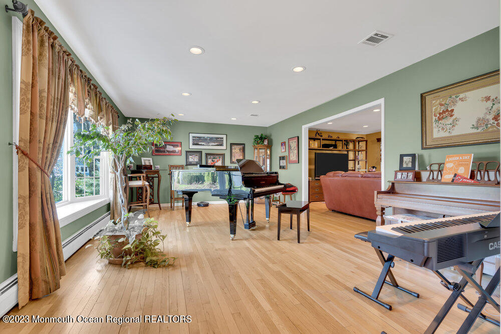 3 Ruth Court Morganville, NJ 07751 - Photo 6 of 47 016__dsc2392