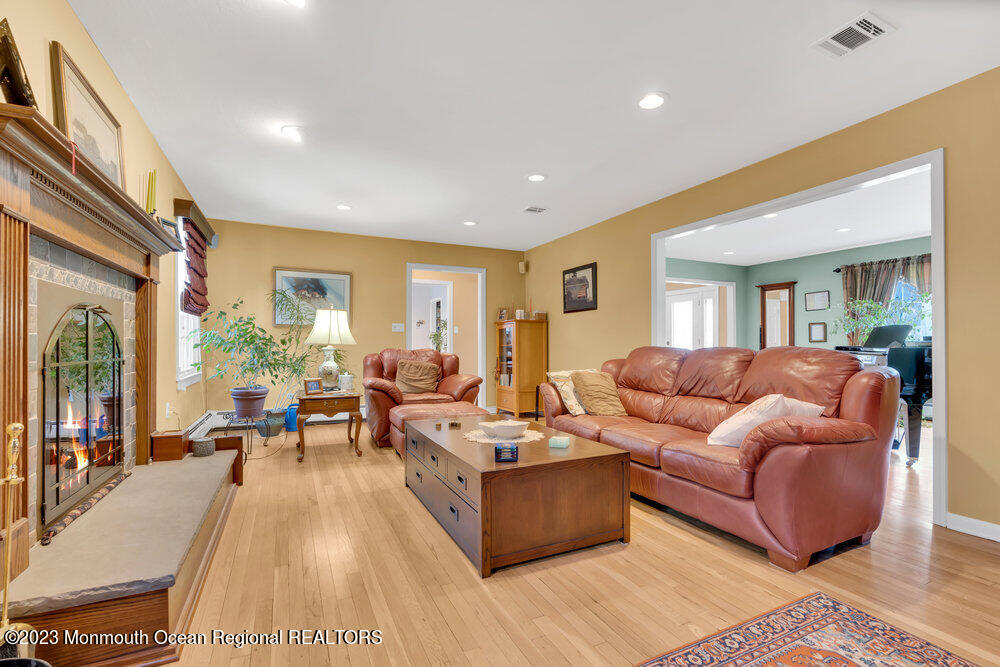 3 Ruth Court Morganville, NJ 07751 - Photo 9 of 47 019__dsc2382-1