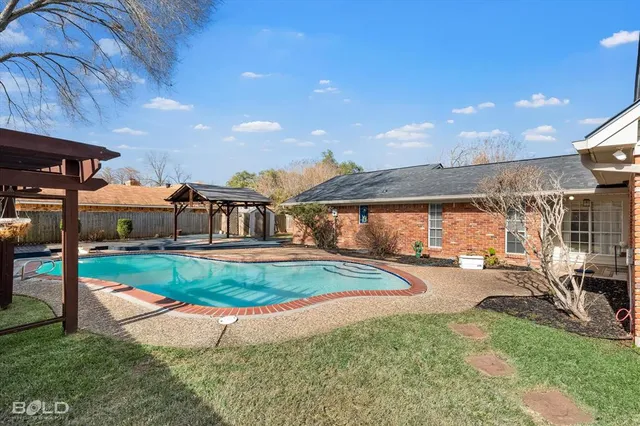 $405,000 | 2119 Surrey Lane, Bossier City, LA 71111