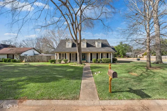 $405,000 | 2119 Surrey Lane, Bossier City, LA 71111