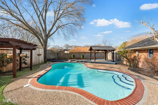 $405,000 | 2119 Surrey Lane, Bossier City, LA 71111