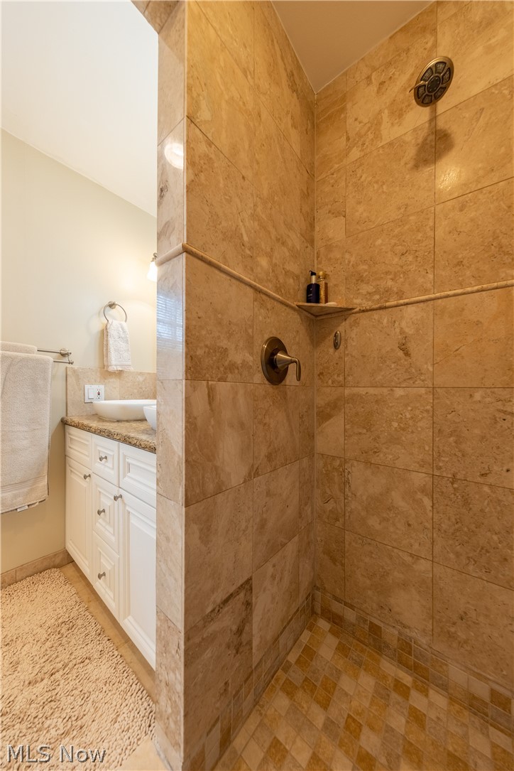 2431 Fenwick Road Cleveland, OH 44118 - Photo 21 of 35 The shower of the remodeled Main Bathroom