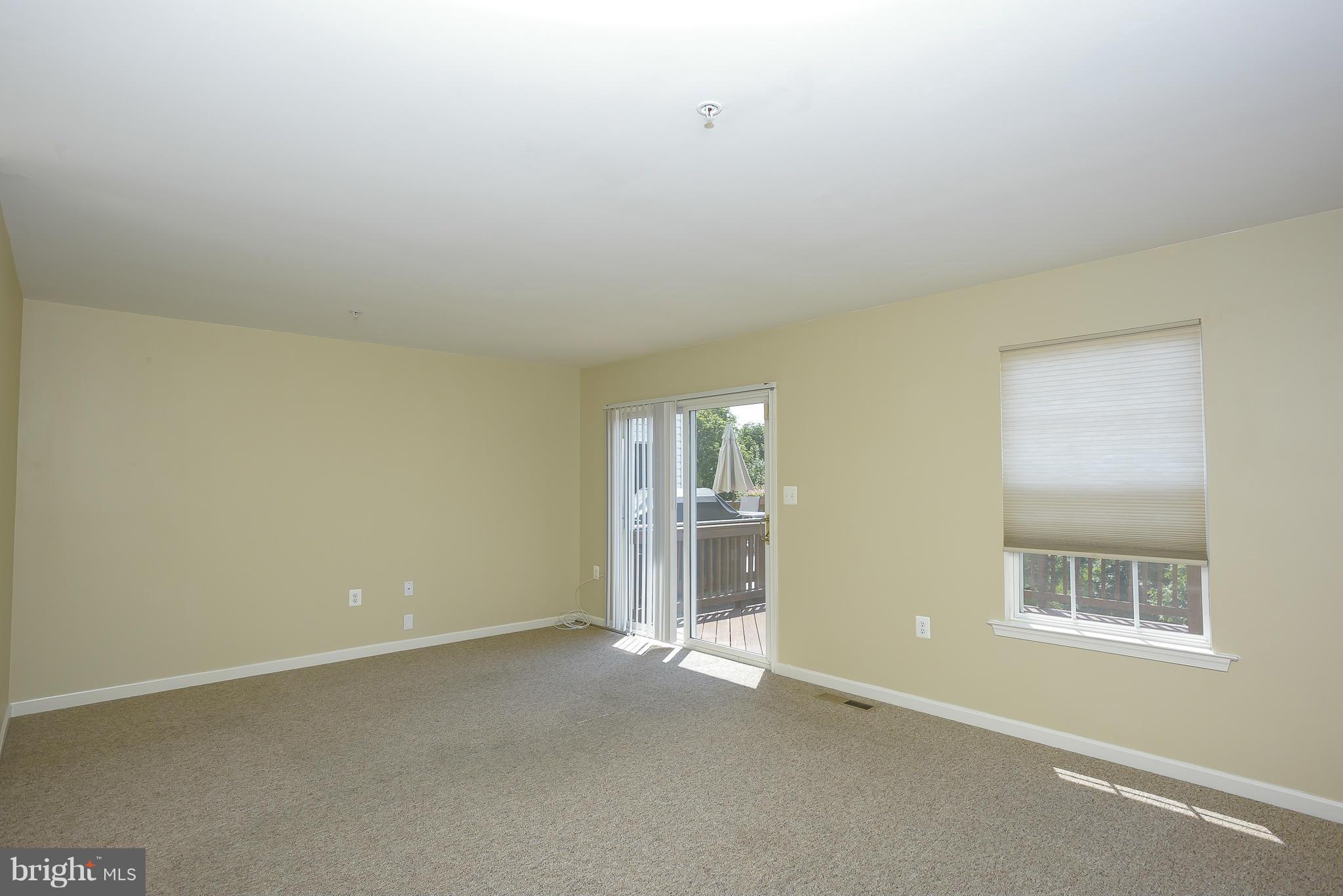 185 Carolstowne Road Reisterstown, MD 21136 - Photo 10 of 29 Living Room