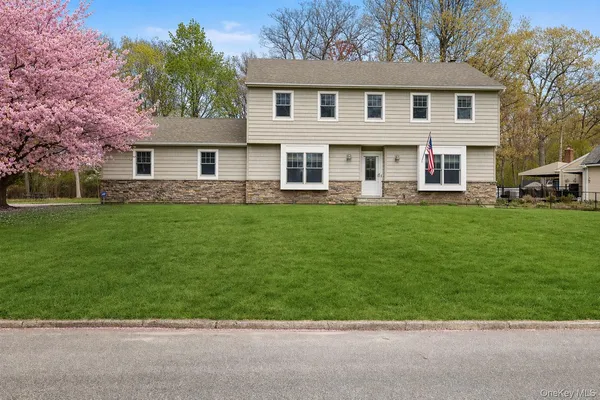 $919,000 | 7 Midfield Street, Stony Brook, NY 11790
