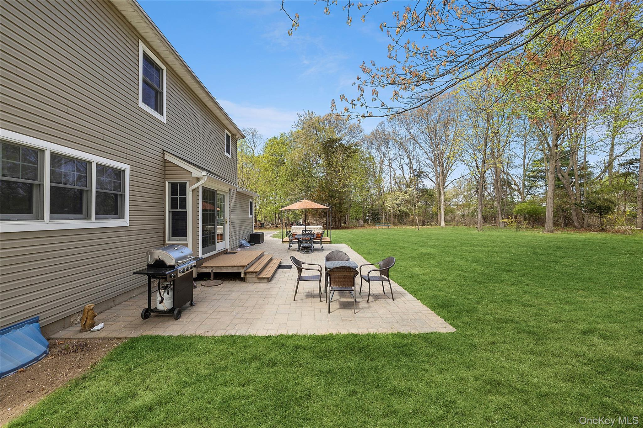7 Midfield Street Stony Brook, NY 11790 - Photo 20 of 23