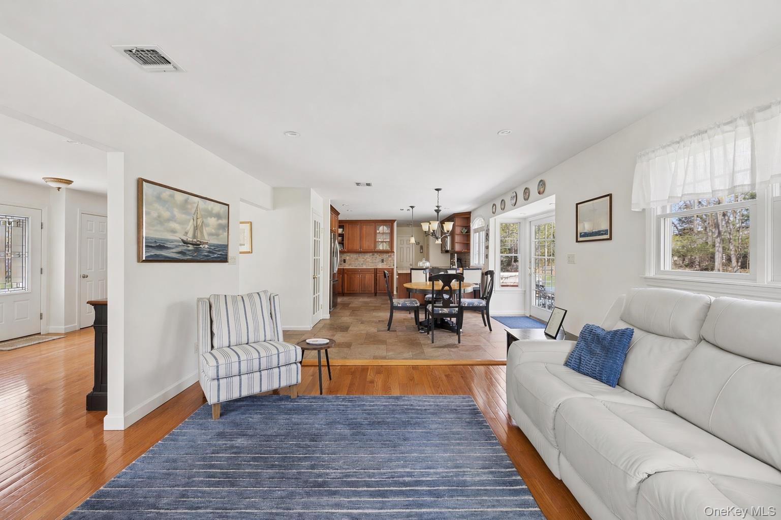 7 Midfield Street Stony Brook, NY 11790 - Photo 4 of 23