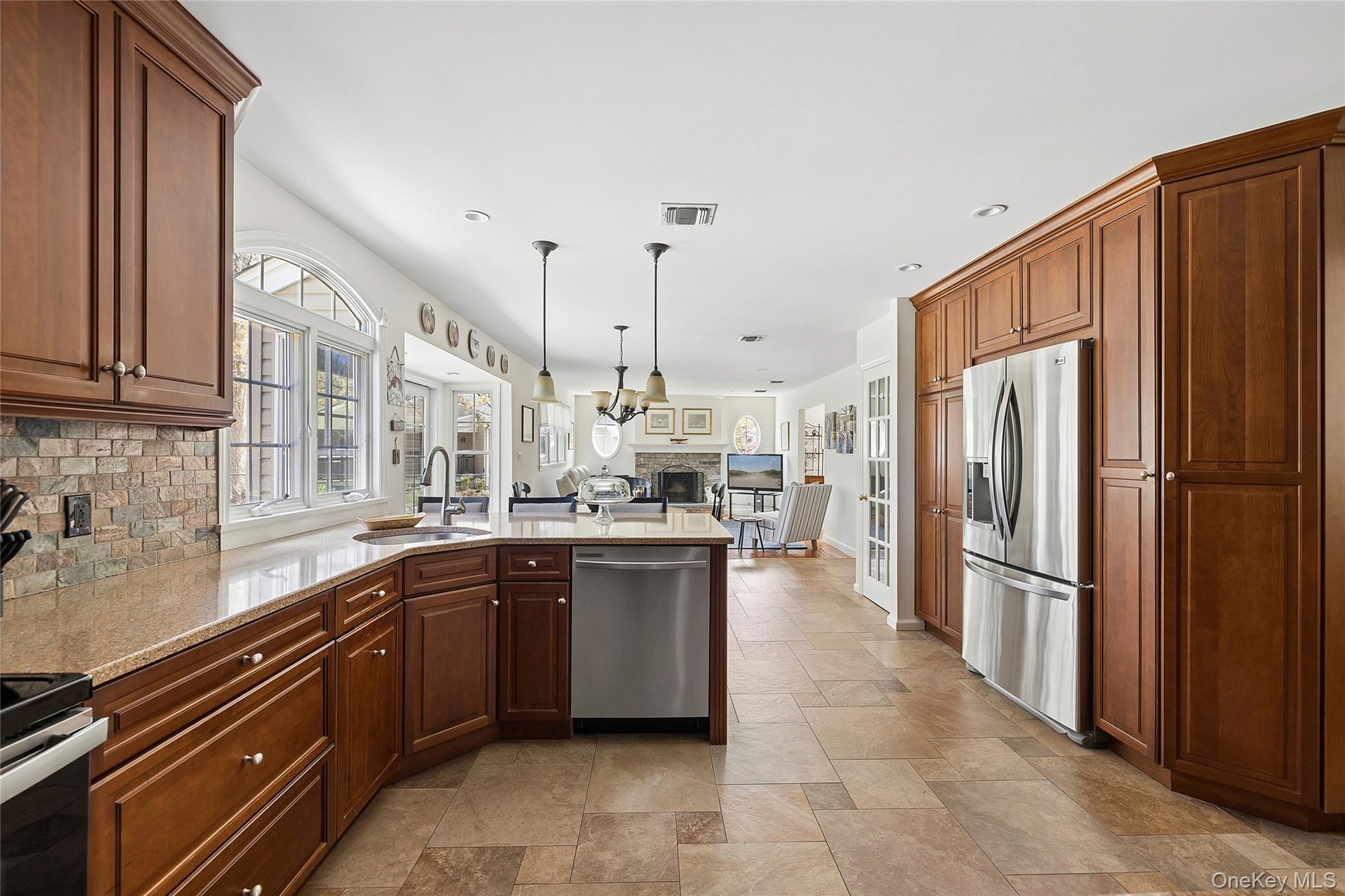 7 Midfield Street Stony Brook, NY 11790 - Photo 6 of 23