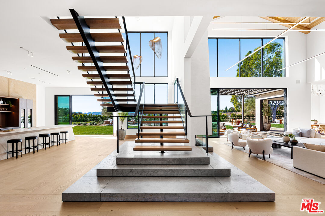 25151 Jim Bridger Road Hidden Hills, CA 91302 - Photo 11 of 31 Gallery Image 11