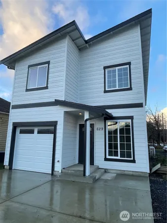 $1,750 | 629 Duryea Street, Unit A, Raymond, WA 98577