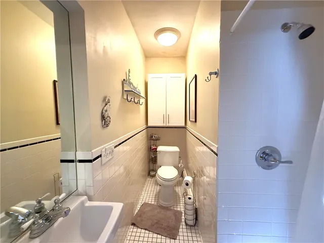 $2,600 | 3 Howard Street, Unit 2, Newport, RI 02840