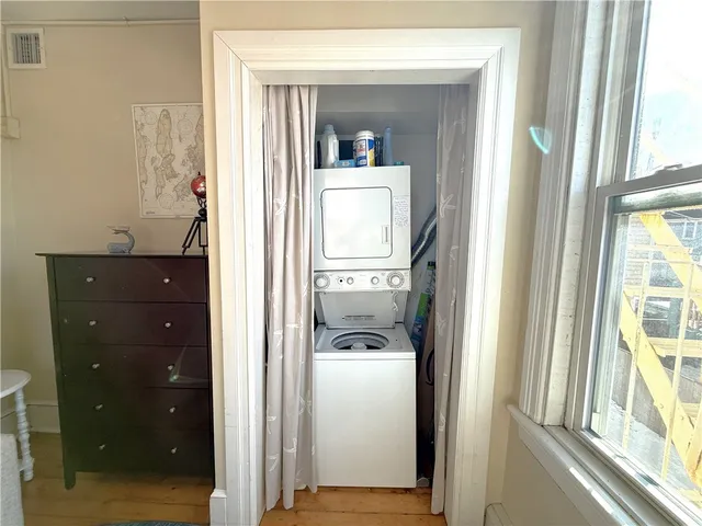 $2,600 | 3 Howard Street, Unit 2, Newport, RI 02840