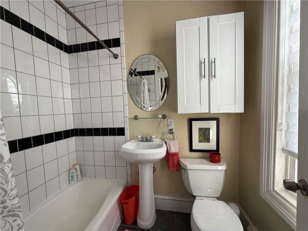 3 Howard Street, Unit 2 Newport, RI 02840 - Photo 18 of 26