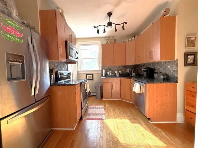 $2,600 | 3 Howard Street, Unit 2, Newport, RI 02840