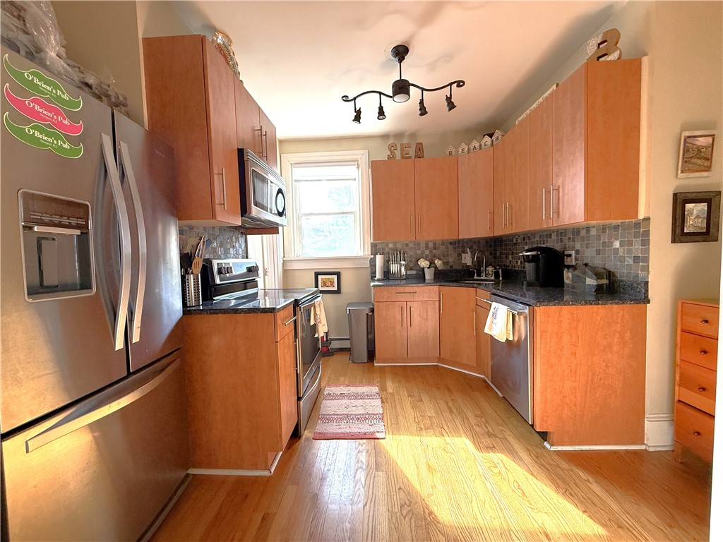 3 Howard Street, Unit 2 Newport, RI 02840 - Photo 8 of 26