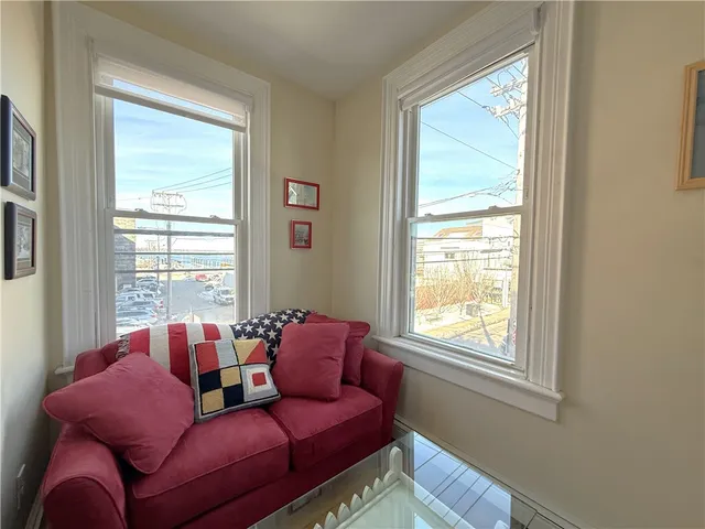 $2,600 | 3 Howard Street, Unit 2, Newport, RI 02840