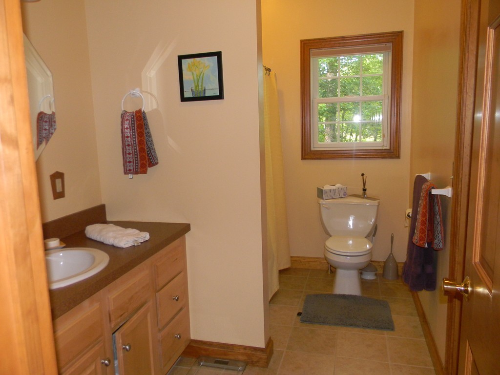 6 North Farms Road, Unit B Williamsburg, MA 01039 - Photo 14 of 28