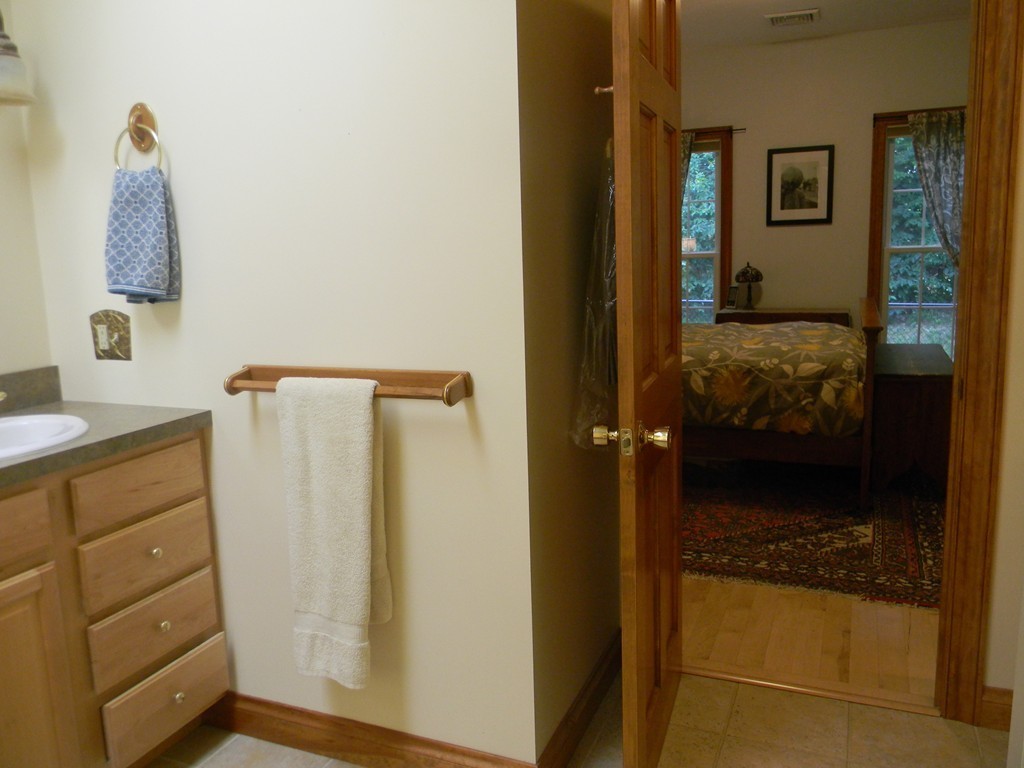 6 North Farms Road, Unit B Williamsburg, MA 01039 - Photo 19 of 28
