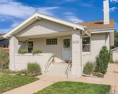 a front view of house with yard