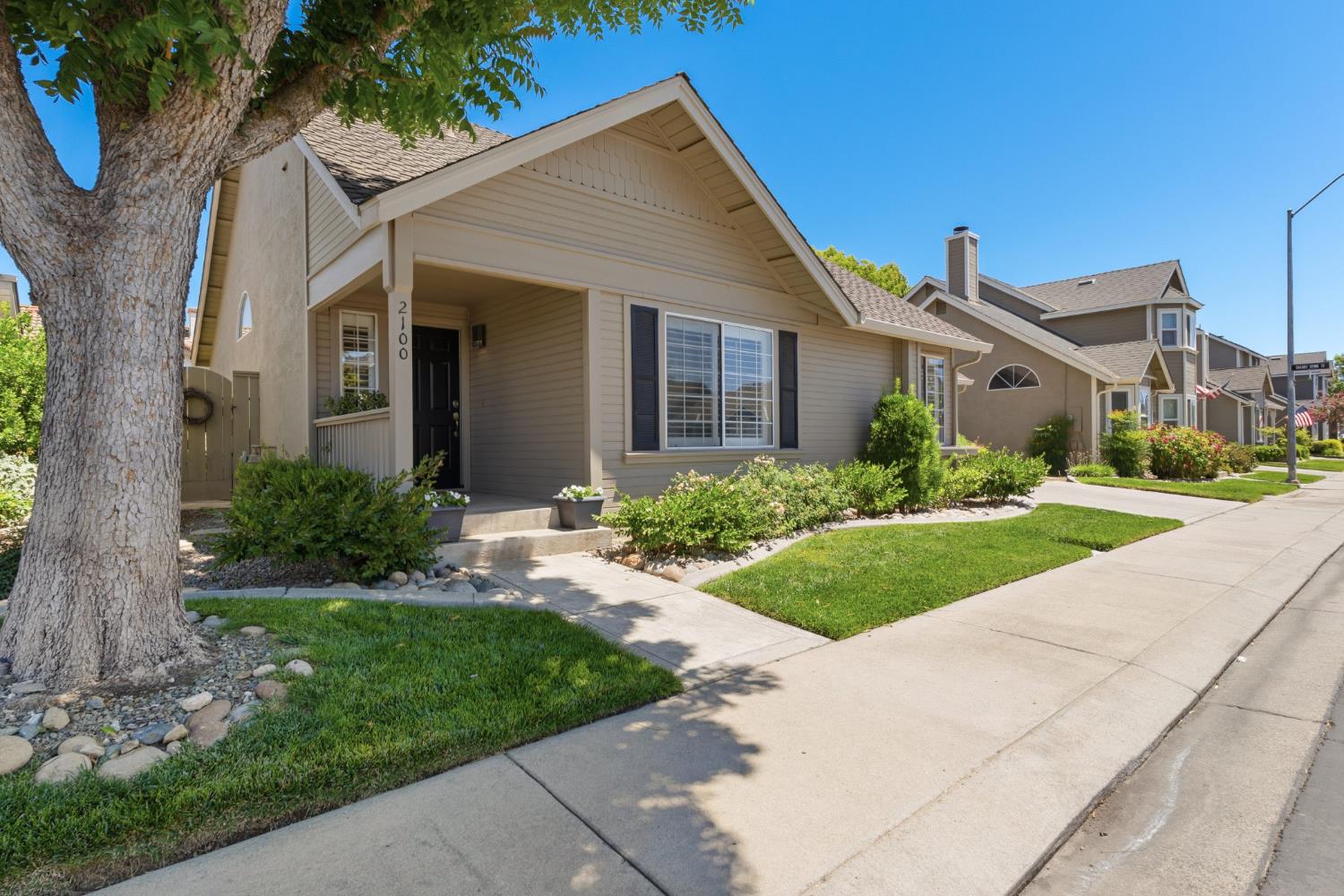 2100 Cobblestone Manor Modesto, CA 95355 - Photo 6 of 38