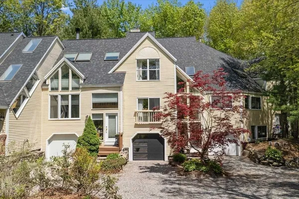 $699,000 | 8 Deer Path, Unit 8, Hudson, MA 01749