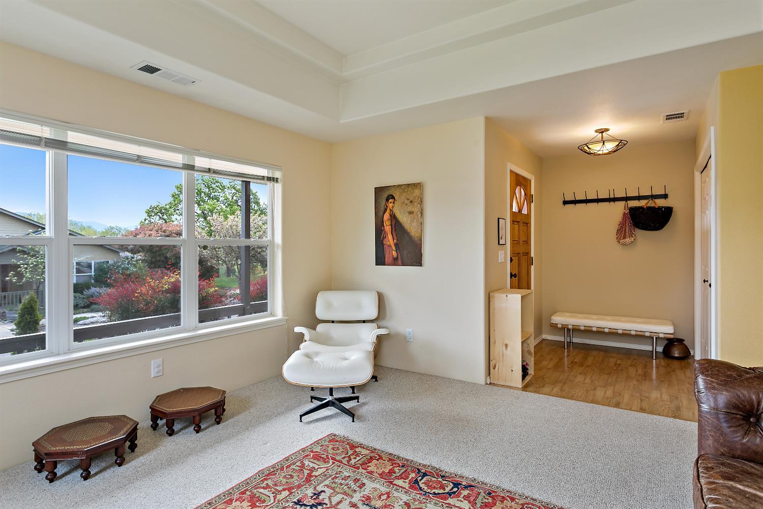 949 Spring Way Ashland, OR 97520 - Photo 3 of 25 Additional Photo