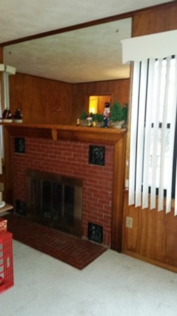65 Bonnyview Street Springfield, MA 01109 - Photo 2 of 9